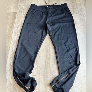 Zyia active large black joggers with zippers